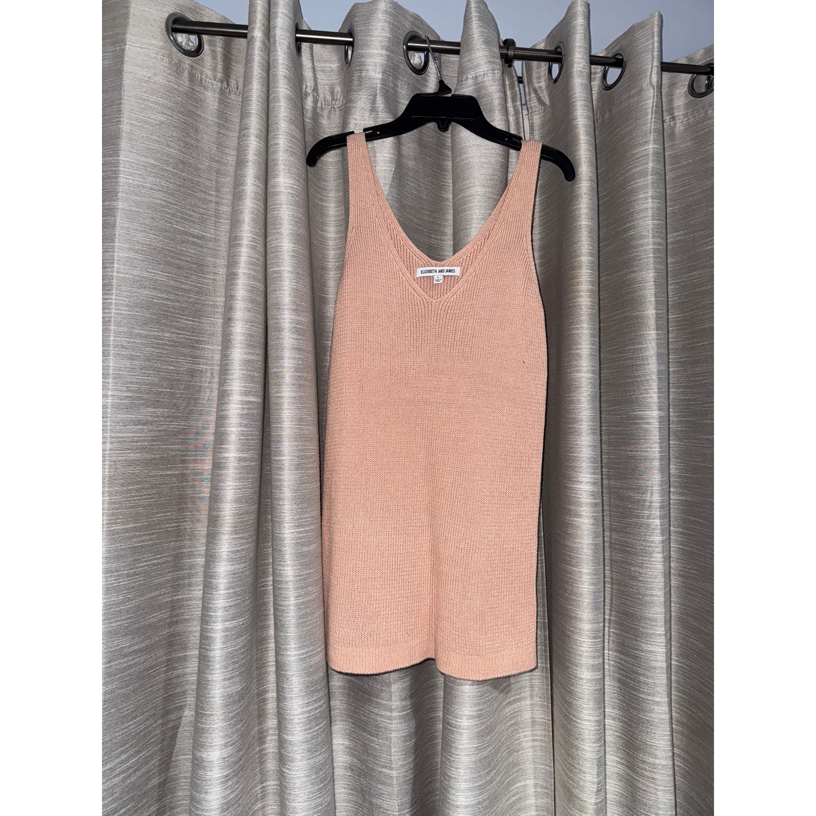 Elizabeth & James Pink Ribbed V-Neck Tank Top Size Large — image 3 of 3